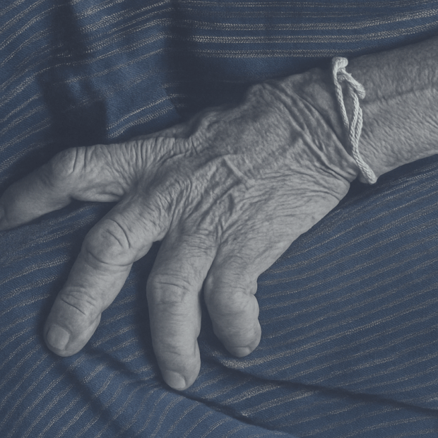 alte Hand shwarz_weiß