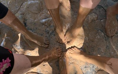 Gemeinsam unterwegs – Die Podologie-Klasse auf dem Barfußpfad